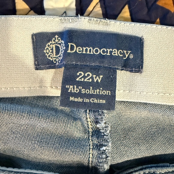 Democracy Karessa Ab Solution Capri Skinny Jean - Picture 3 of 4